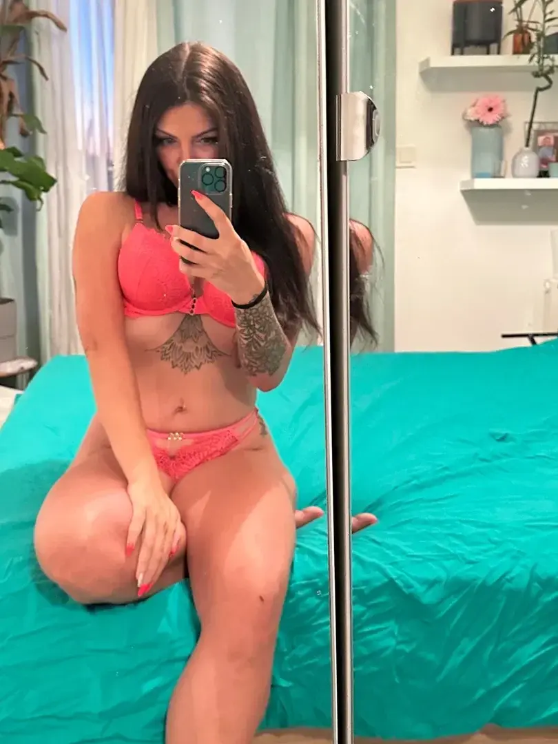 Leak & nude 1 — Lucia_strip