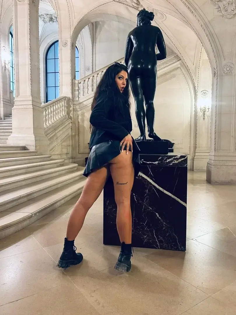 Est-ce qu’on se ferait pas un petit tour au Louvre ?