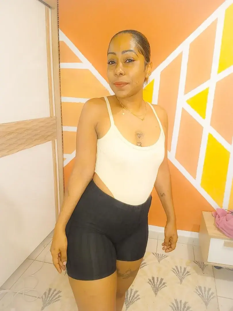 Leak & nude 3 — Clarooo