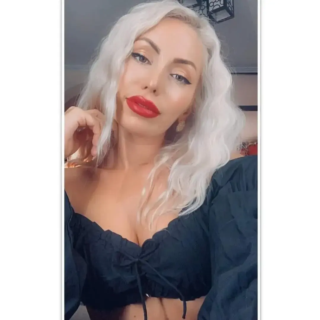 Leak & nude 3 — Lorii