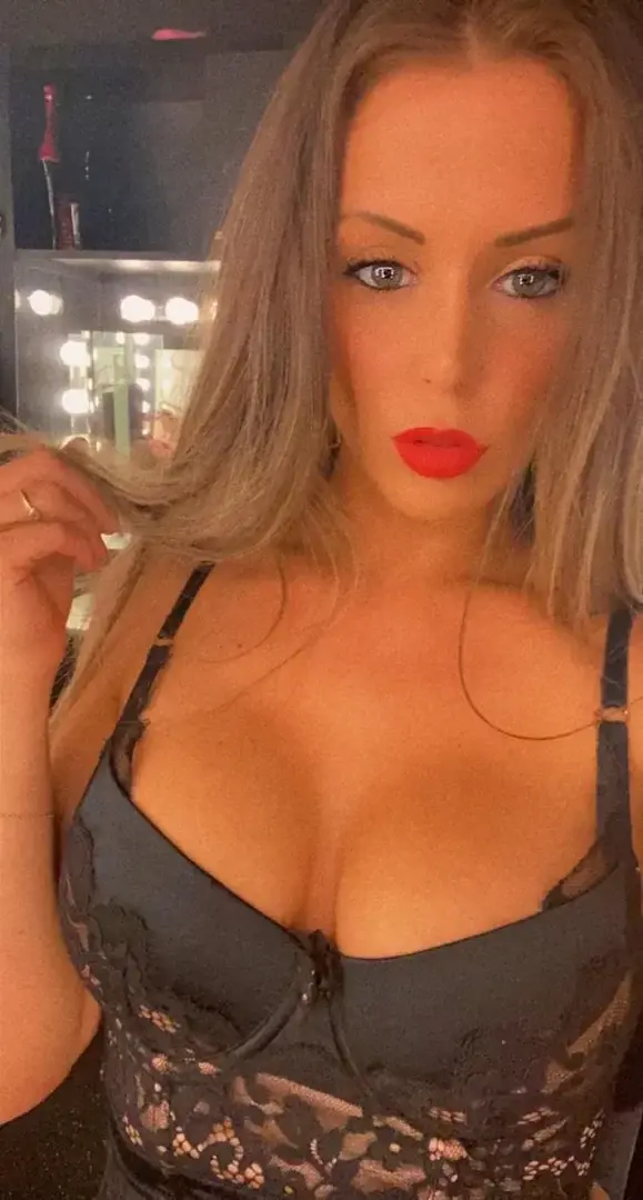 Leak & nude 2 — Vicky2b