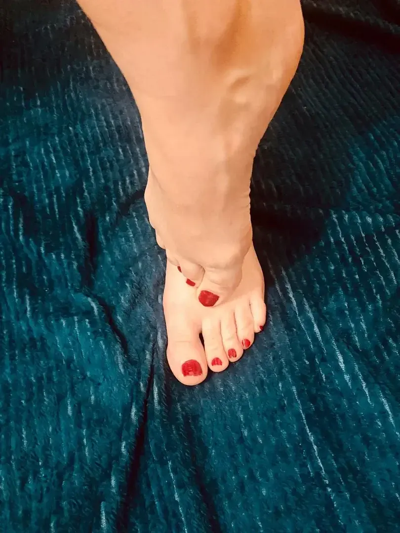 Leak & nude 4 — Elisa_pieds_nus