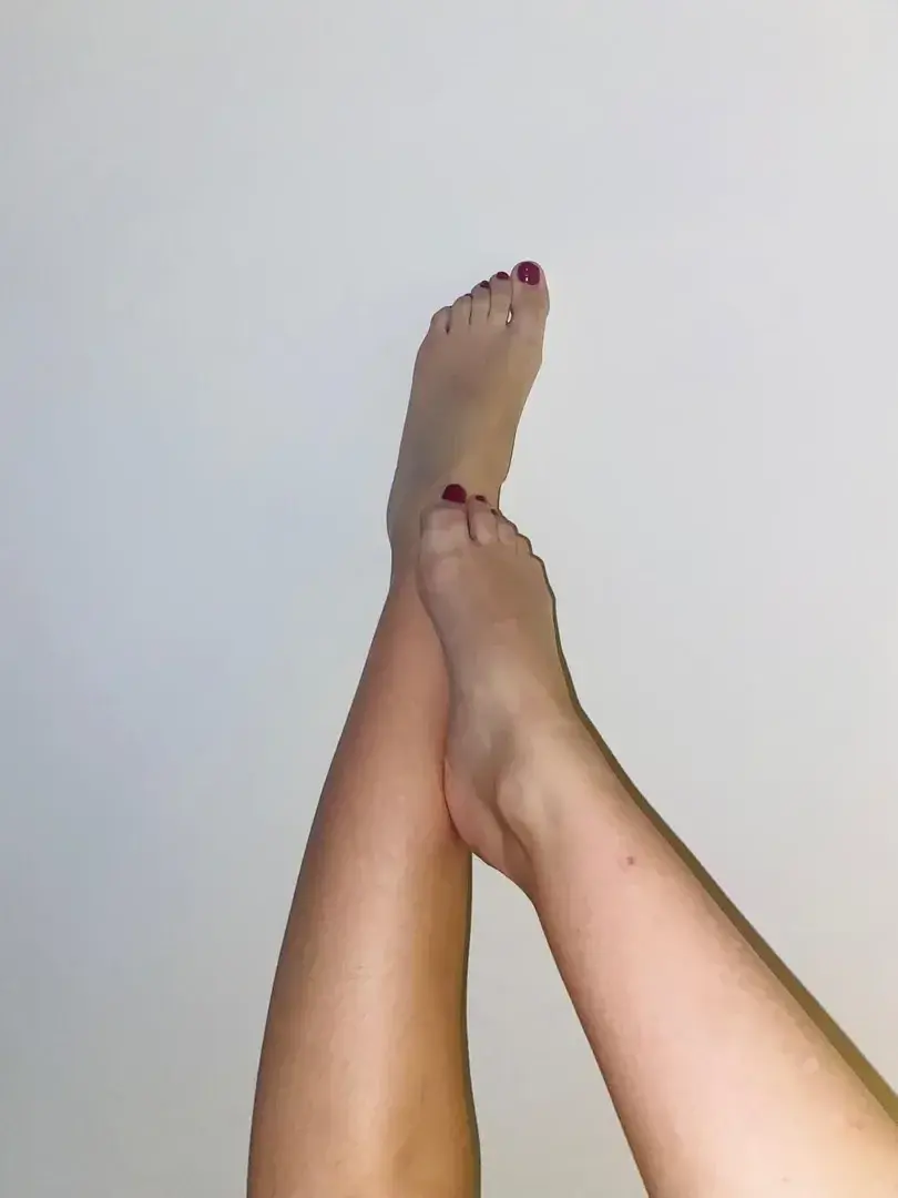 Leak & nude 5 — Elisa_pieds_nus