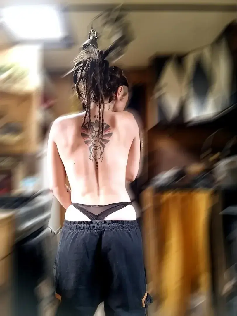 Oziri - Photo exclusive MYM 1 | French Modèles