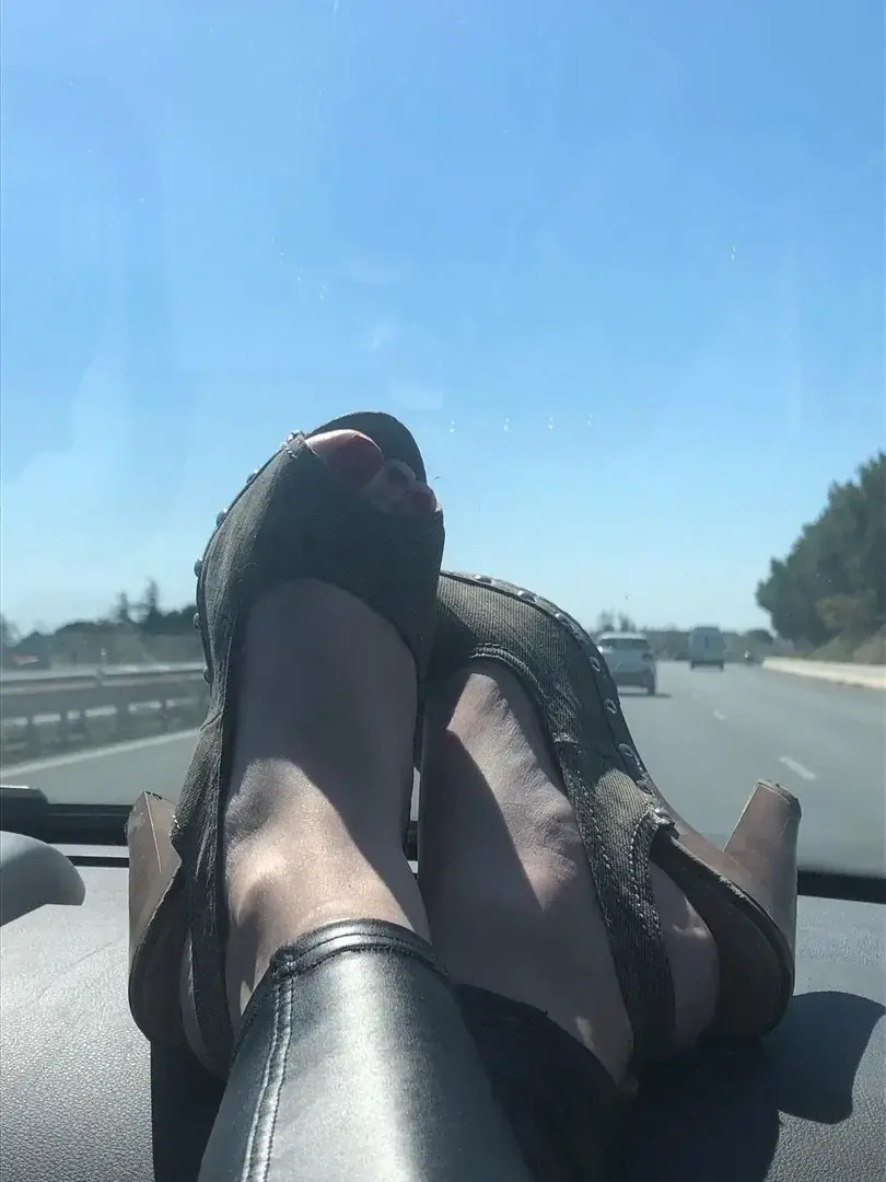 Leak & nude 1 — Undermyfeet13