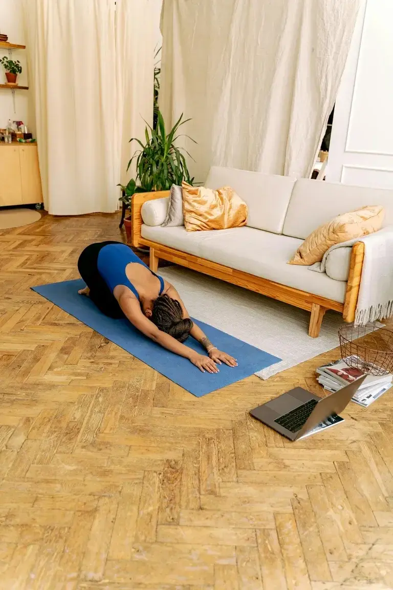 Leak & nude MYM — Julia_sltn : « Le week-end du 1er février, j’organise un week-end yoga digital. Un week-end connectés ensemble autour de lives bien être et de cours de yoga.Infos sur Instagram -> @julia_sltn » (MYM)