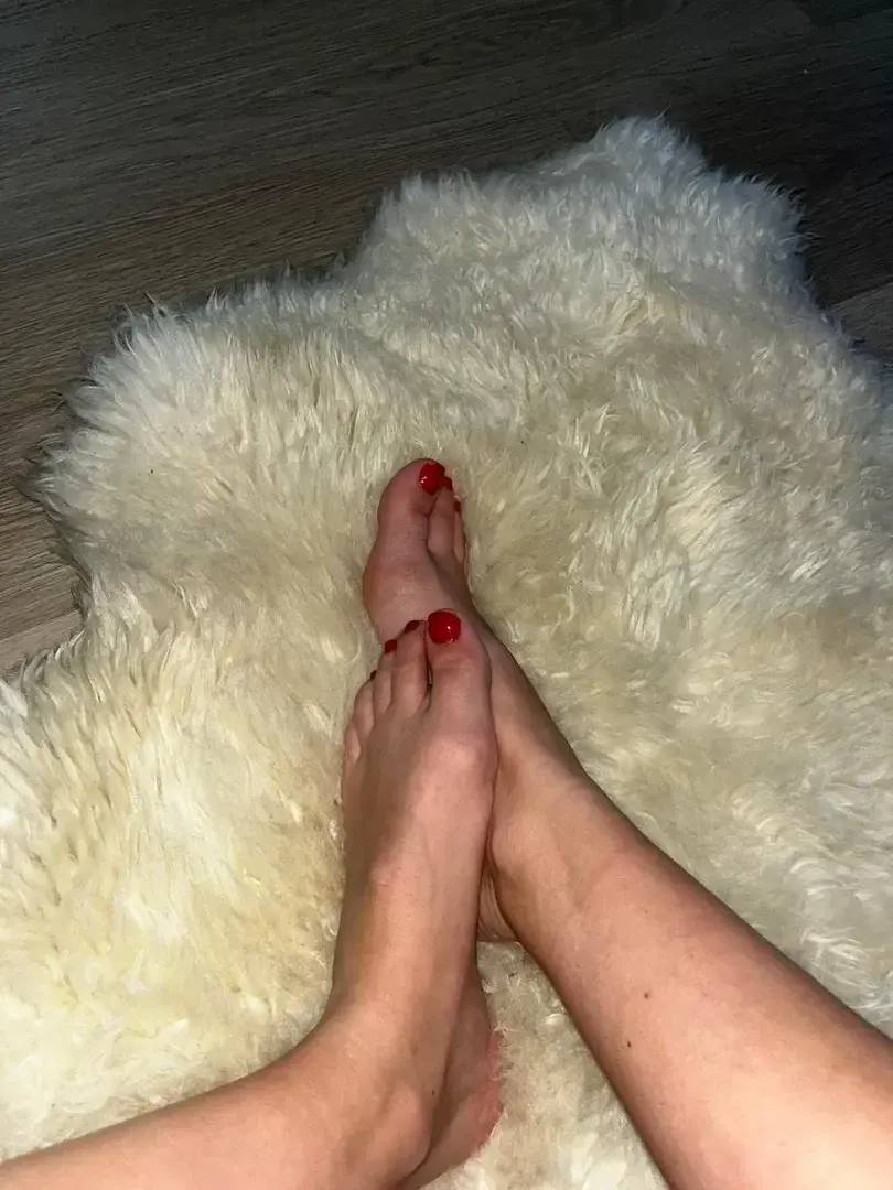 Leak & nude 1 — Lola_feetgirl