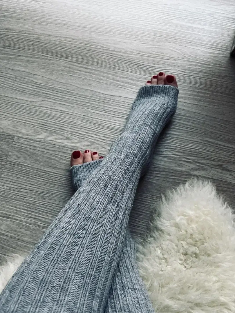 Leak & nude 5 — Lola_feetgirl