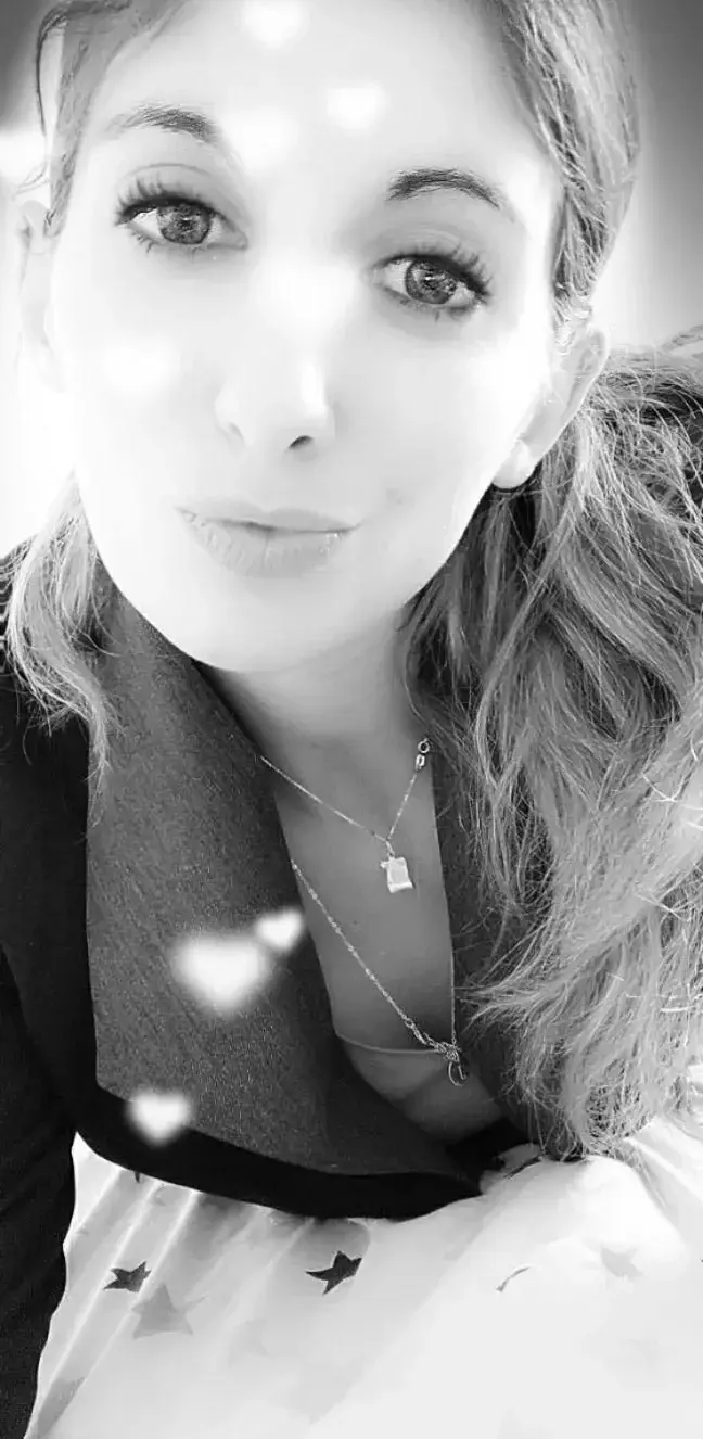 Petite présentationJe m'appelle Manon, bientôt 29 ans.Je te propose du contenue hot 🔞Personnalisable en Dm, photo, vidéo, cam 🔥🔥Hésite pas à m'envoyer un message pour me demandé tes envies.On peut aussi juste parlé 😉Bisous 😍😘