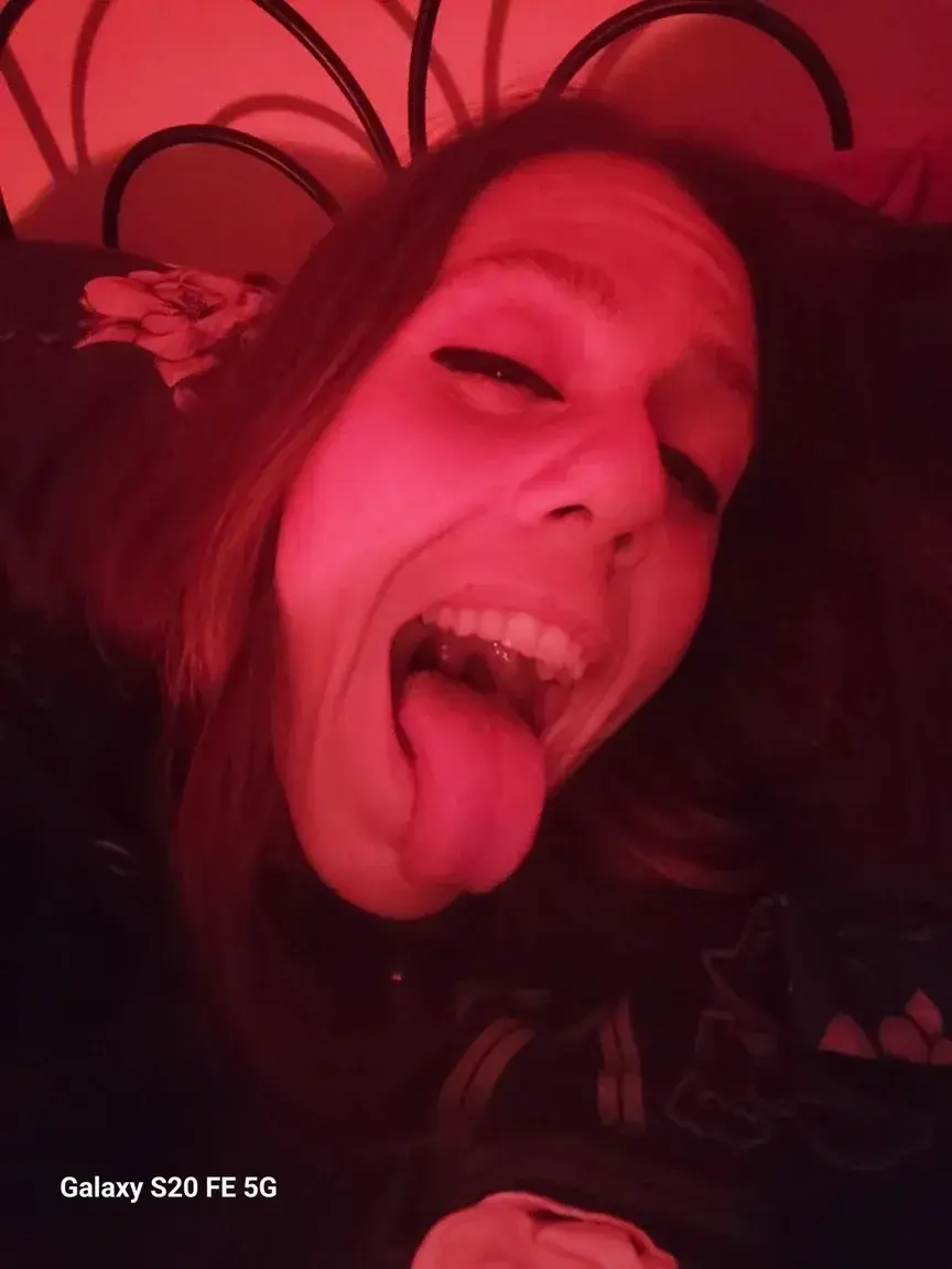 Caro90 - Photo exclusive MYM 18 | French Modèles