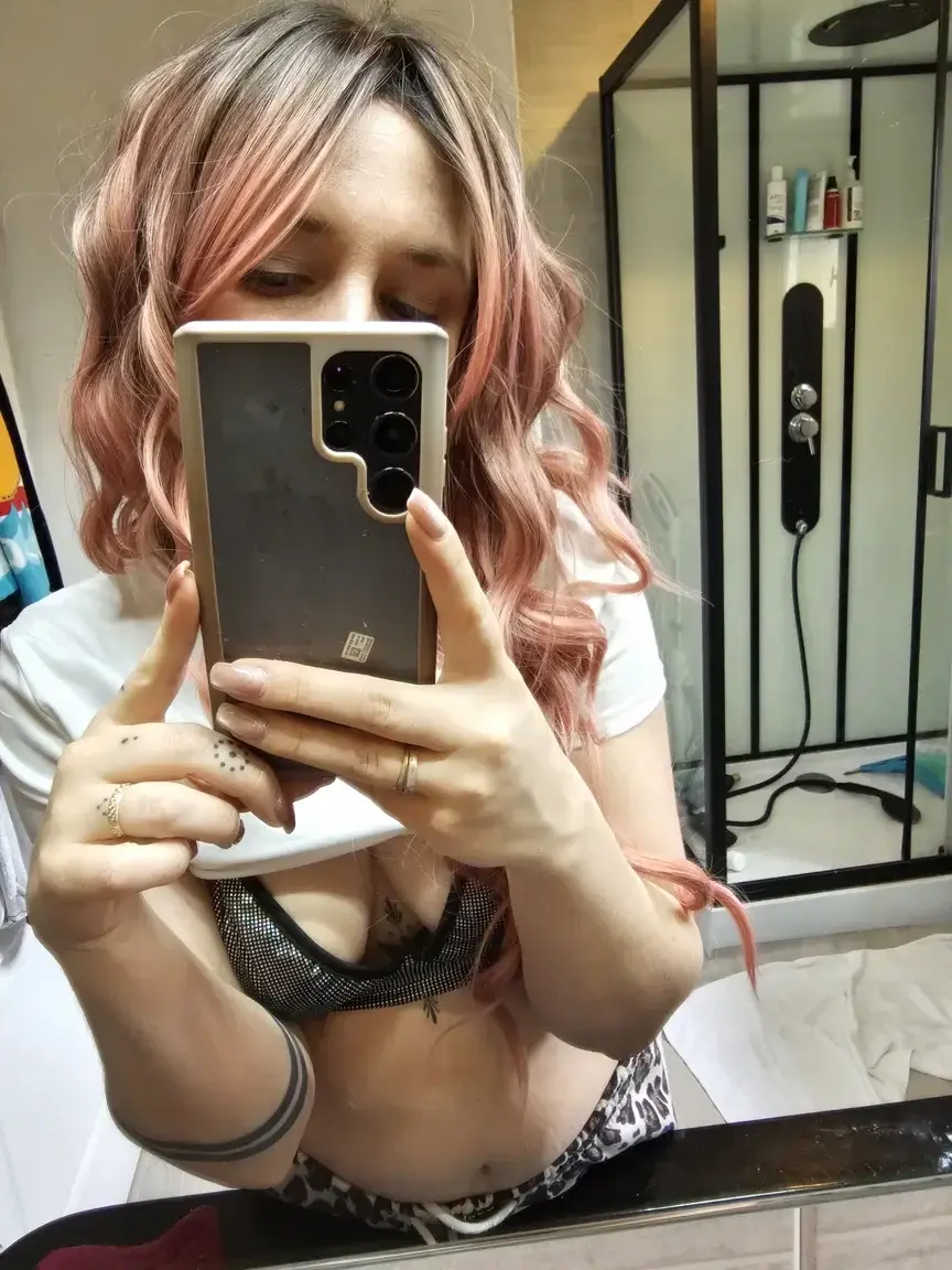 Leak & nude 2 — Nude_peachmel_sexy