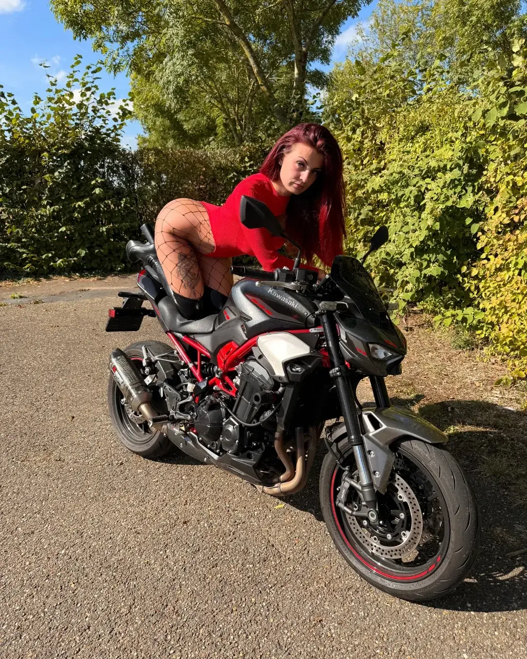 Leak public de Amandine_dlc — « Tu montes ? 🫣 » (nude) sur MYM