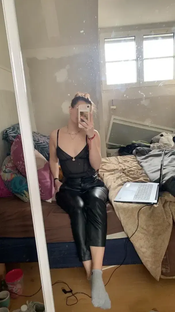 Leak public de Fausssgst — « description de la photo » (nude) sur MYM