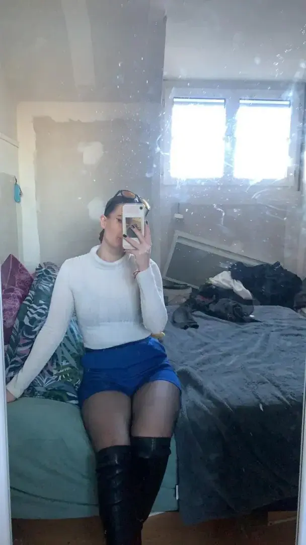 Leak public de Fausssgst — « description de la photo » (nude) sur MYM