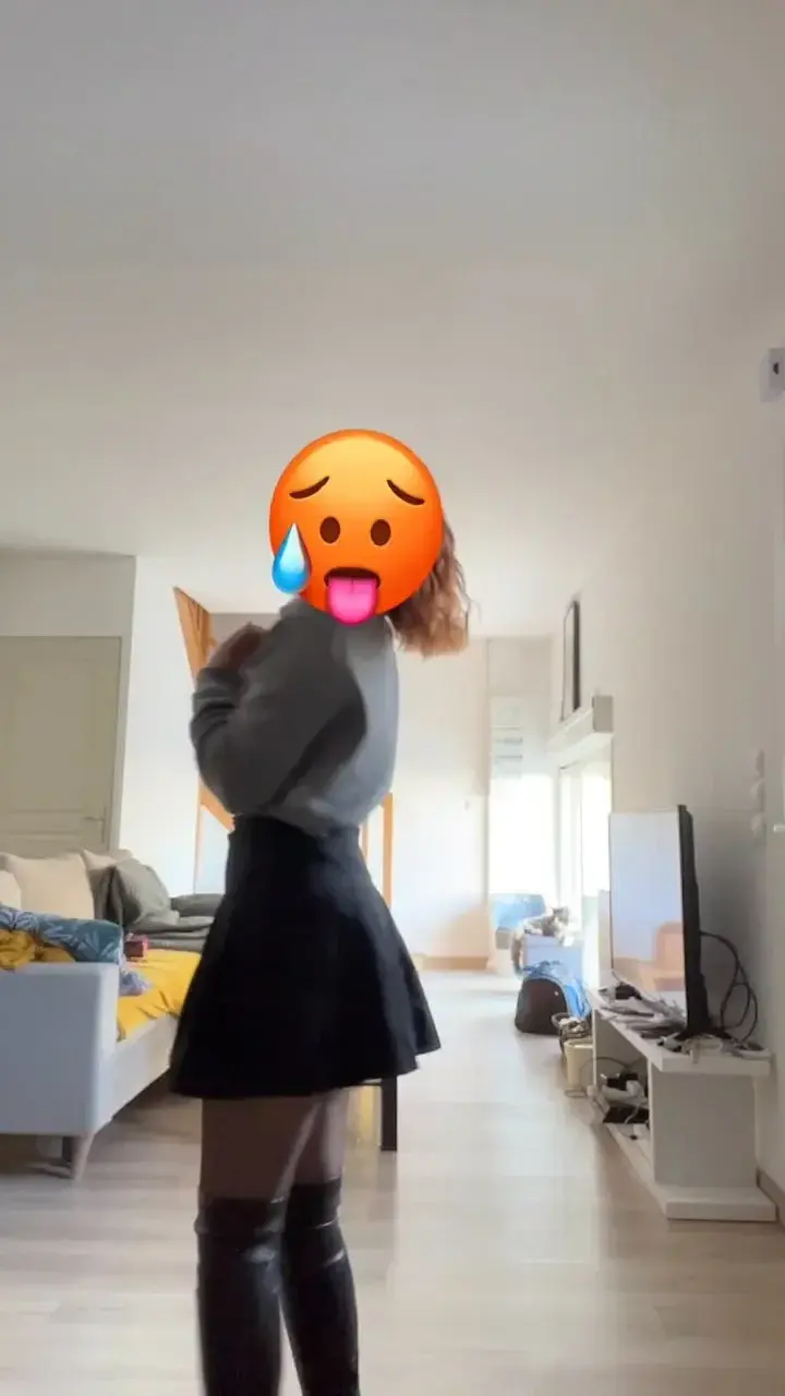 Leak public de Fausssgst — « Je suis de retours 😘 » (nude) sur MYM