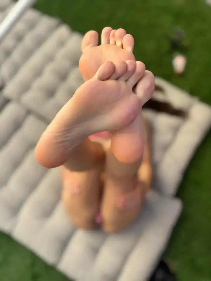 Leak & nude MYM — Jade_santos : « 🩷🫶🏼 👣 » (MYM)