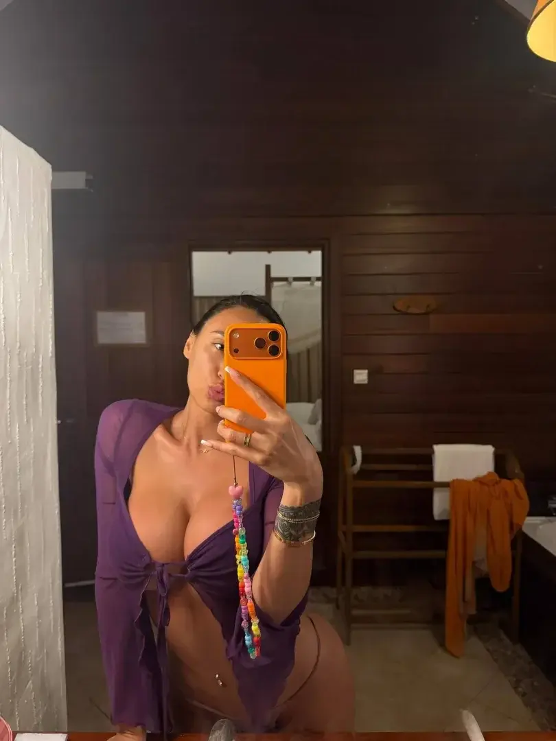 Leak public de Astridnelsia — « Tu as fais quoi de beau aujourd'hui  ?👀   tu me racontes en PV ? 💕 » (nude) sur MYM