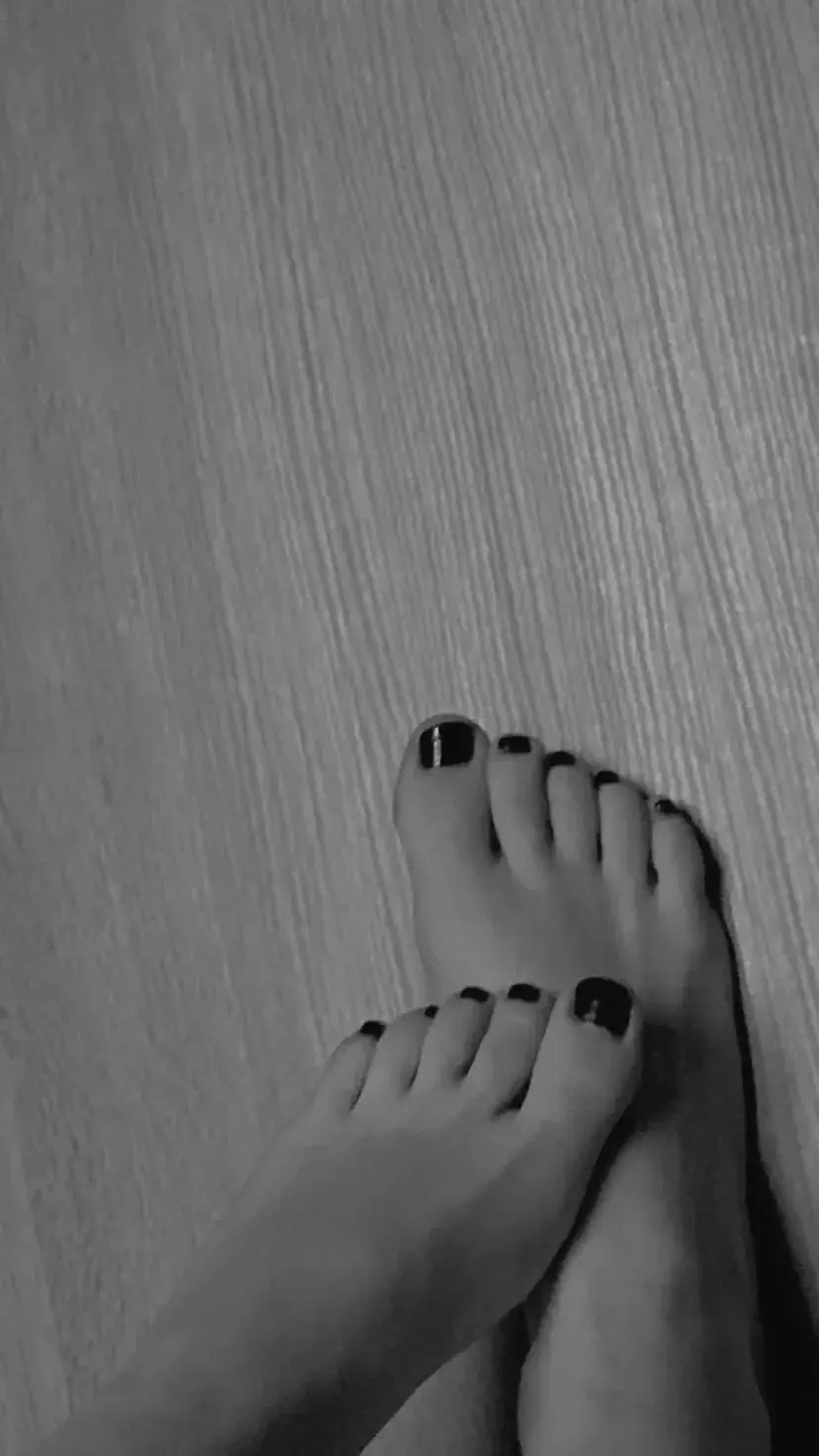 Leak & nude 1 — Feetpictures410