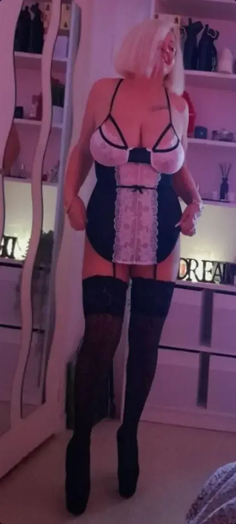 Nailyne - Photo exclusive MYM 1 | French Modèles