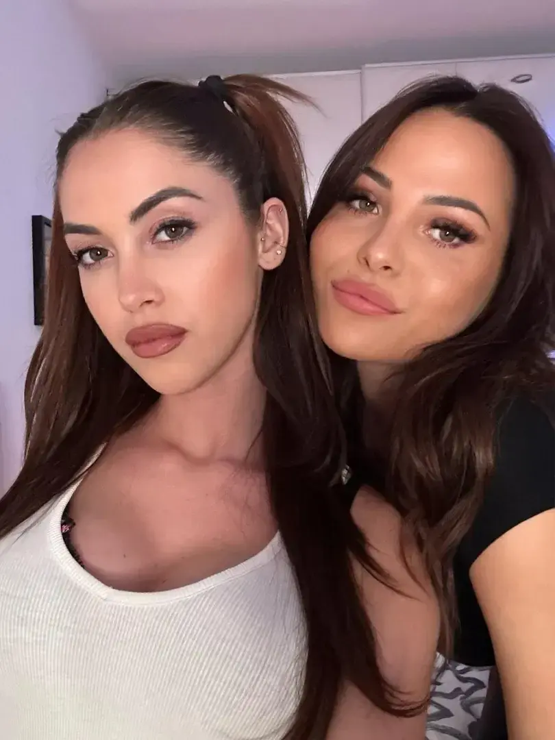 Leak public de Oxanna_ — « Live la semaine prochaine sur mym et échange nude sur snap toute les deux 😈💦Bloom_xx » (nude) sur MYM