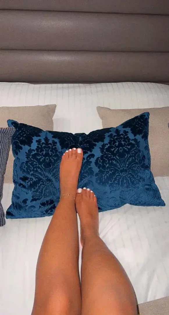 Leak & nude 2 — Nina_feet_34