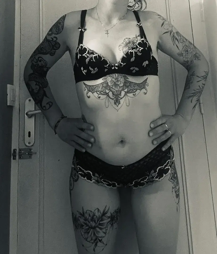 Emma-exibe - Photo exclusive MYM 3 | French Modèles