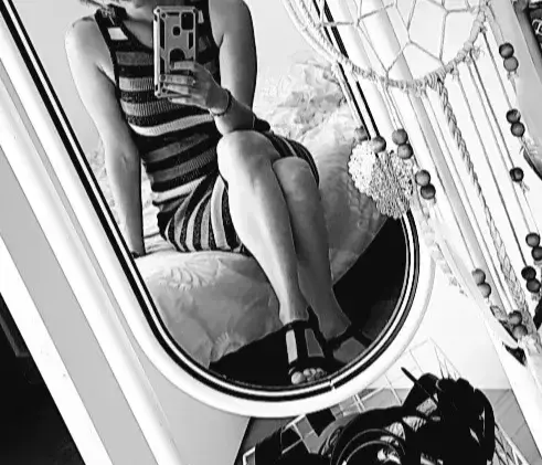 Leak & nude 2 — Livini_plaisirdesyeux