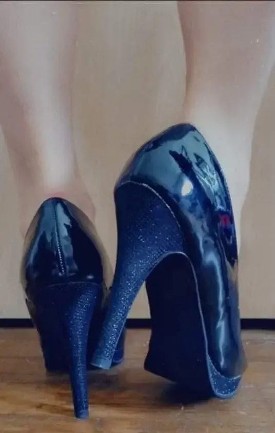 Leak & nude 12 — Pieds_entre_copine