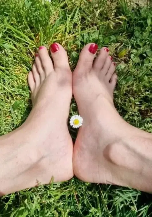Leak & nude 2 — Pieds_entre_copine