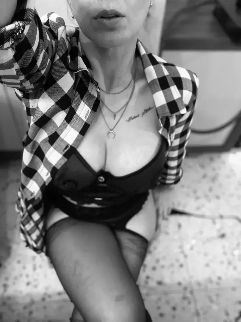 Macha - Photo exclusive MYM 15 | French Modèles