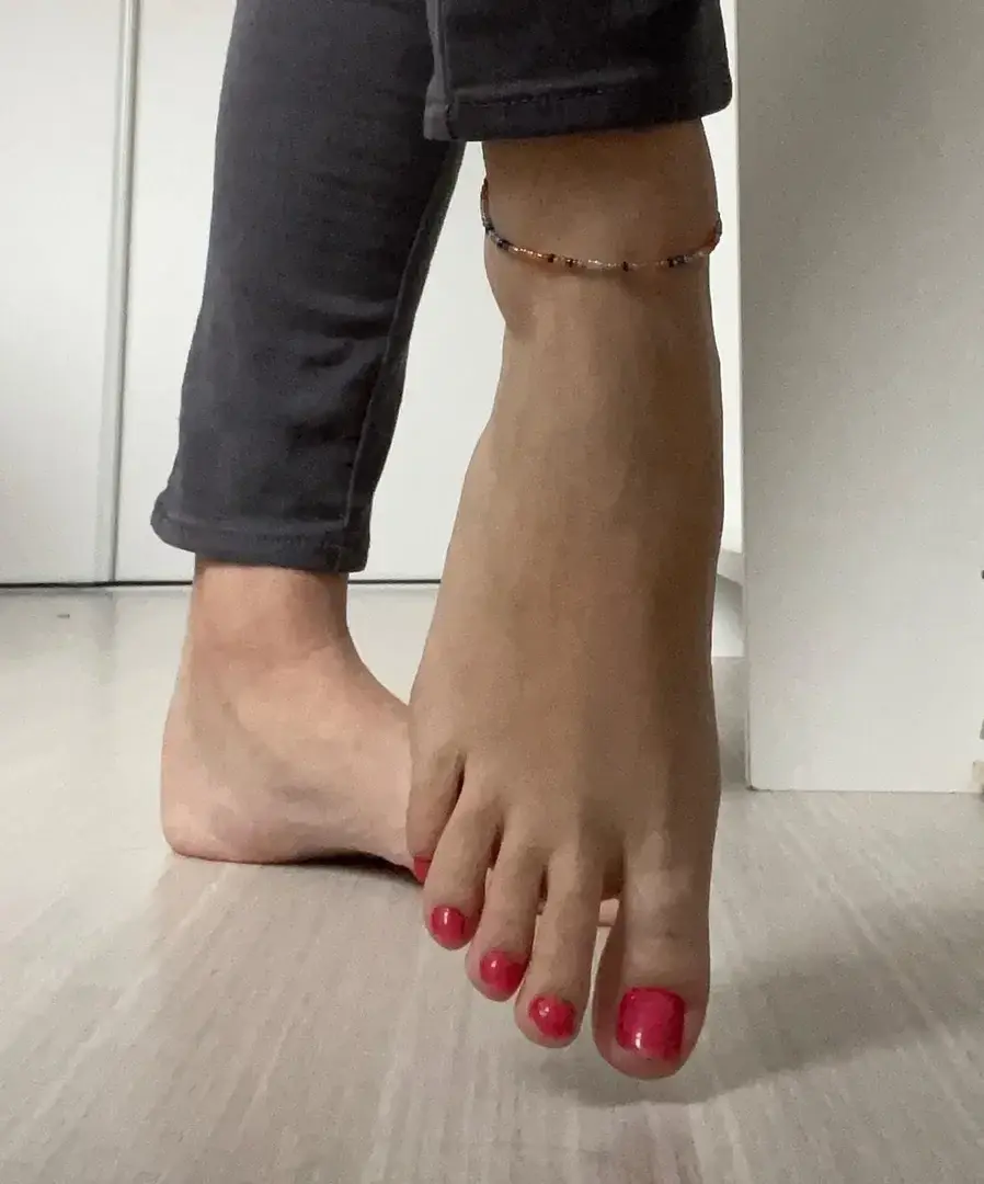 Leak & nude 1 — Piedsdereves