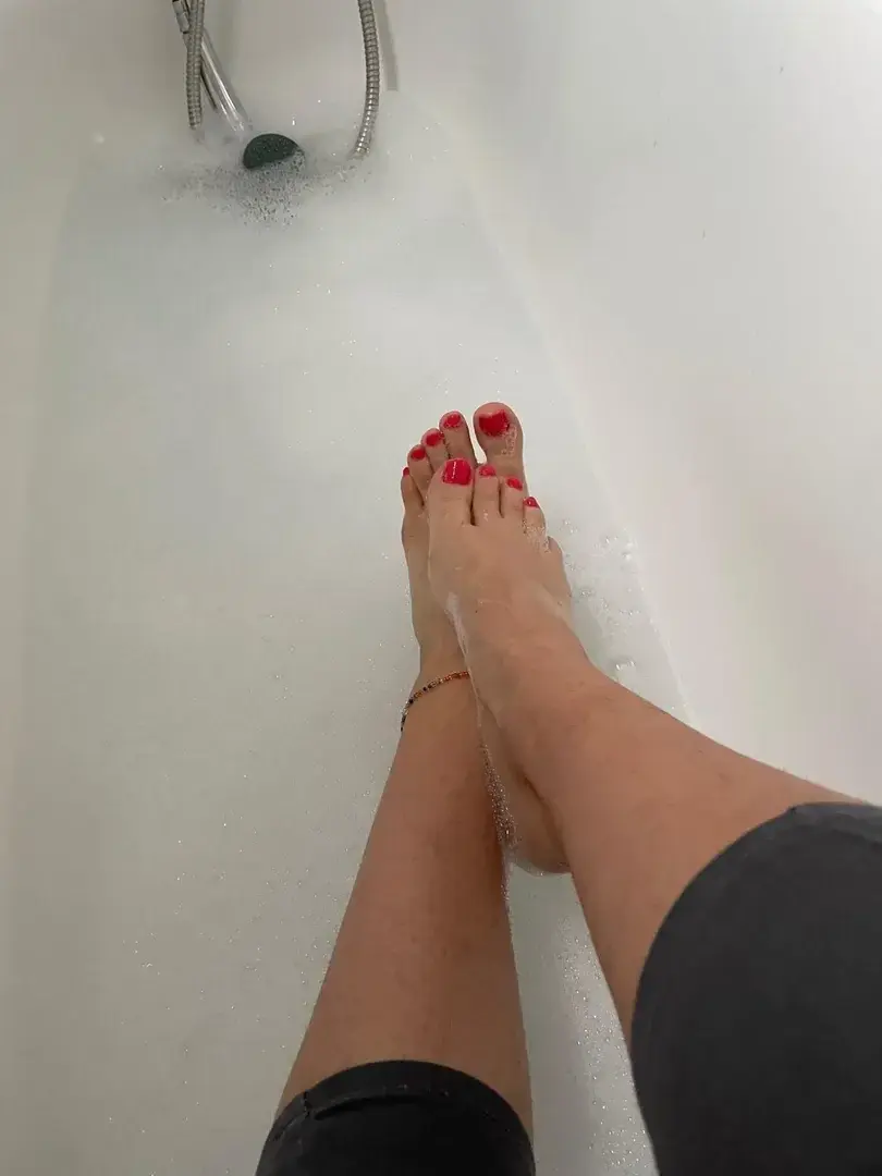 Leak & nude 3 — Piedsdereves