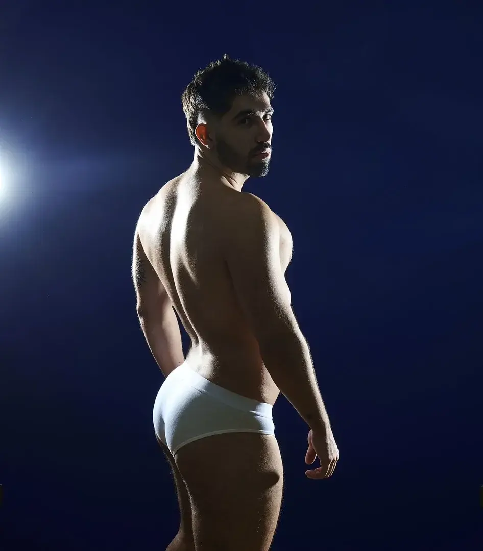 Leak & nude MYM — cr_photographer : « Model: MattyKinky » (MYM)