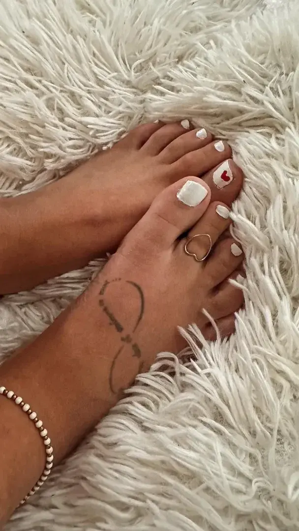 Leak & nude 1 — Feet-up-lovers