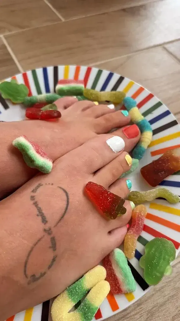 Leak & nude 2 — Feet-up-lovers