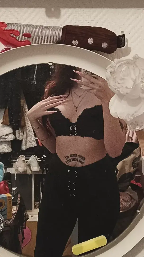 Saule - Photo exclusive MYM 1 | French Modèles