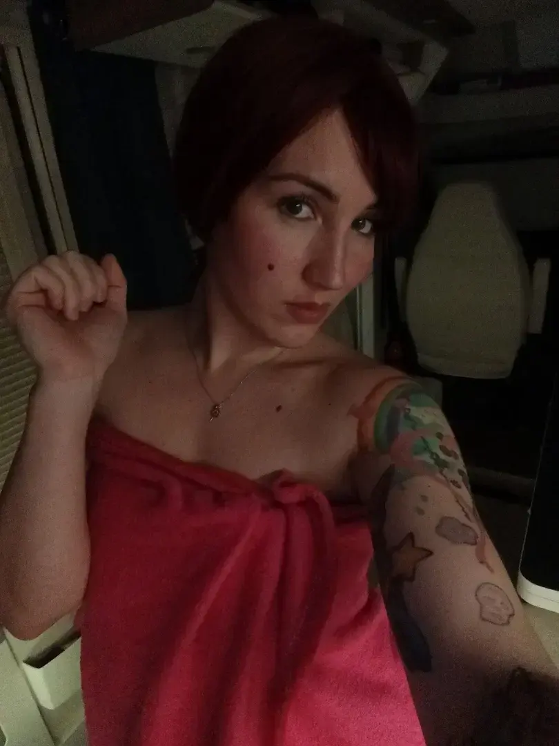 Leak & nude MYM — Tutti-frutty : « Belle soirée mes bonbons » (MYM)