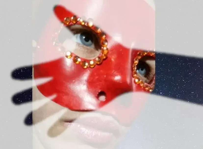 Nuit_rouge — média 7 | French Modèles