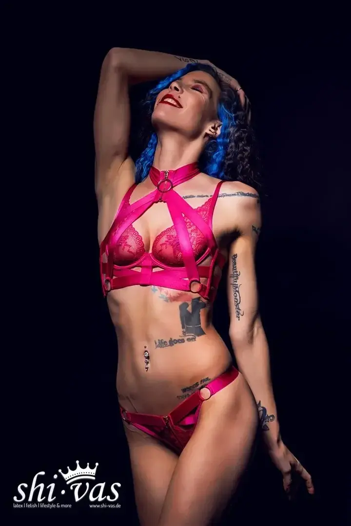Leak & nude 5 — Shinydivas