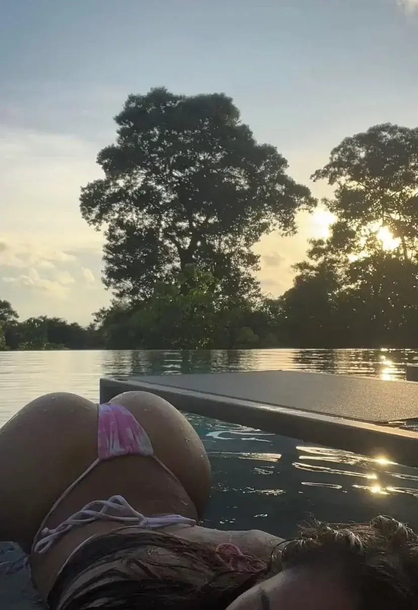 vous aimer la vie de ma superbe piscine 😜