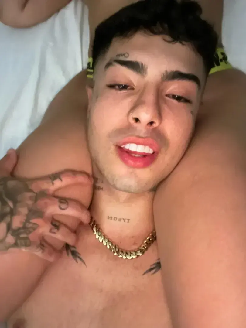me acabo de follar a esta cerda, quien quiere verlo?