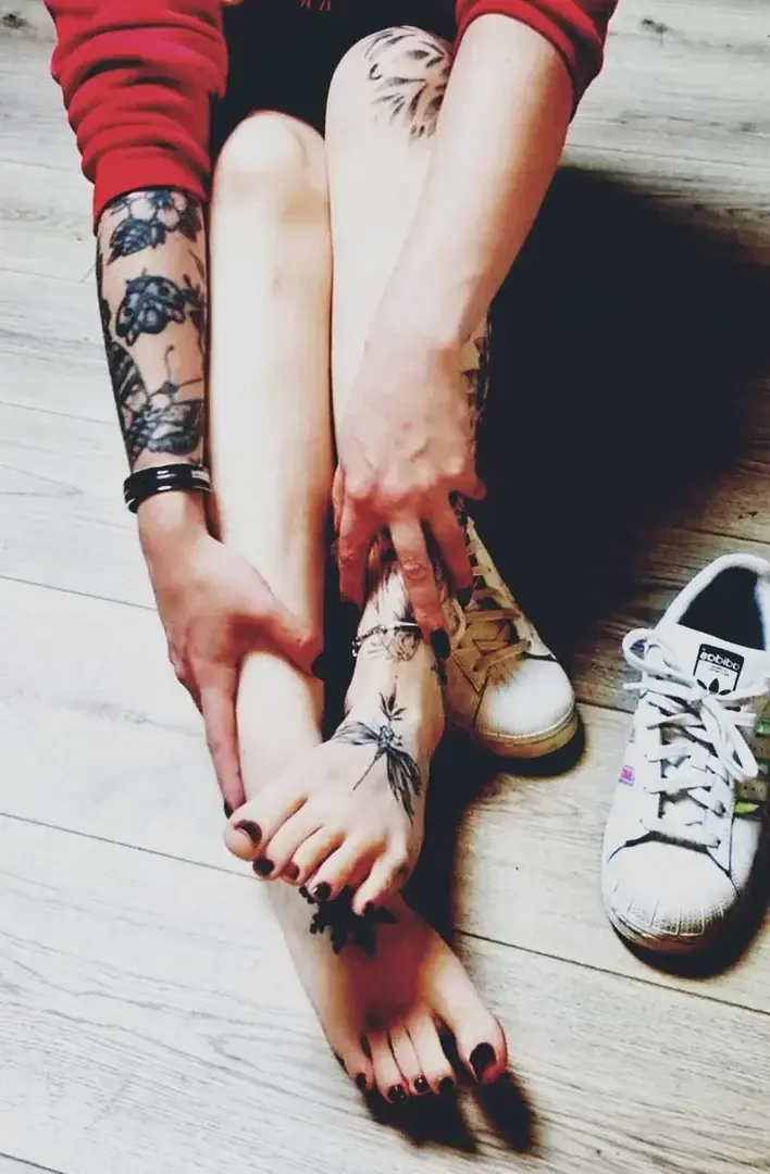 Leak & nude 6 — Northqueenfeetdom
