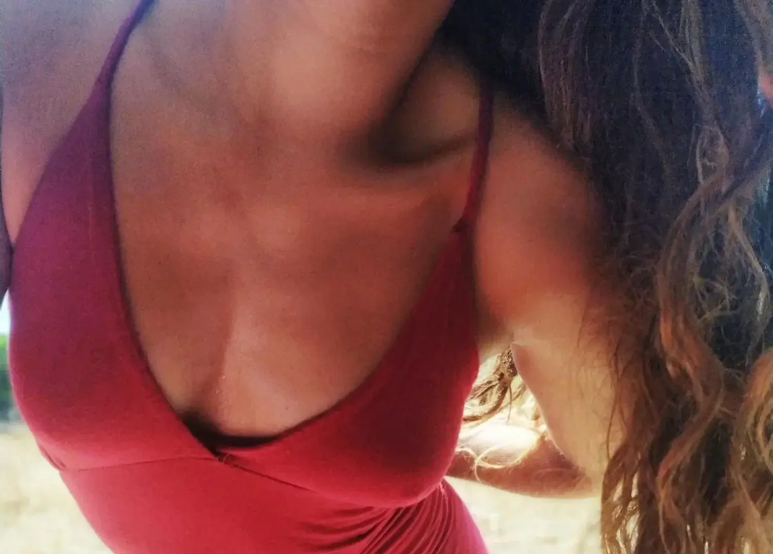 🍒#fille #sexy #model #pose #girl #transpiration #hot #chaude #poitrine #seins