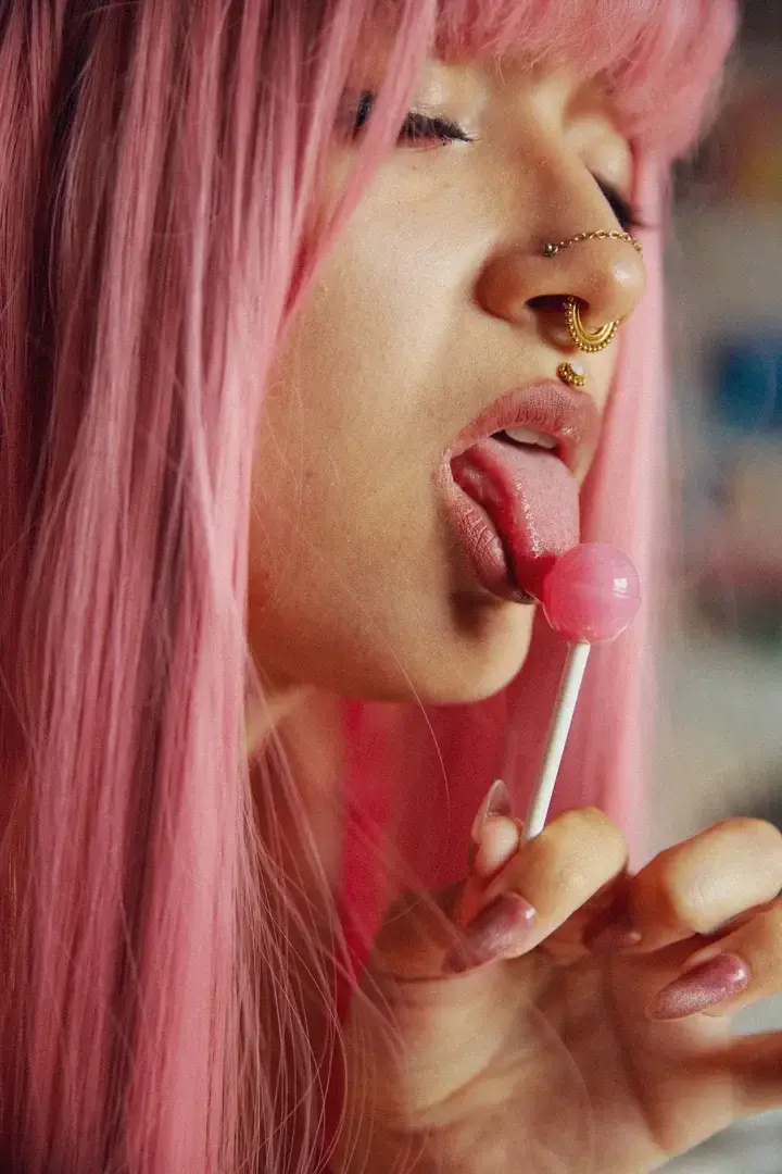 Des petites photos pour toi Darling 💗 (Regardes sur le feed !)Je poste demain une petite vidéo dans ce cosplay de Zero Two spéciale pied, je suce et masturbation !