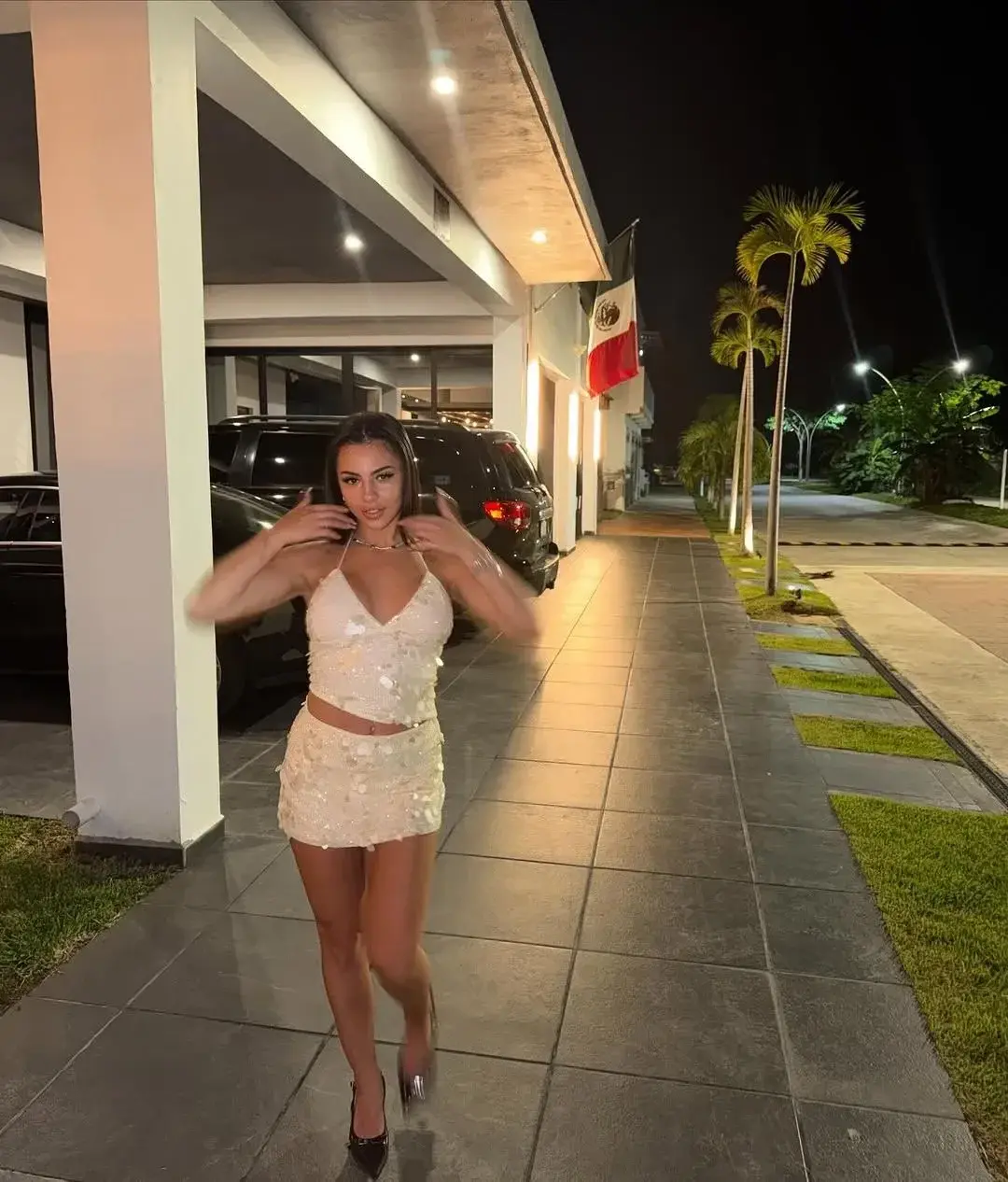 Leak public de Lashwanaargm — « qui vient me rejoindre ? » (nude) sur MYM