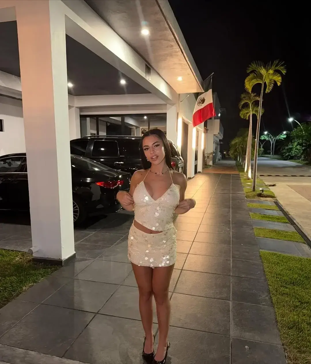 Leak public de Lashwanaargm — « mexico vibesss 🤗 » (nude) sur MYM