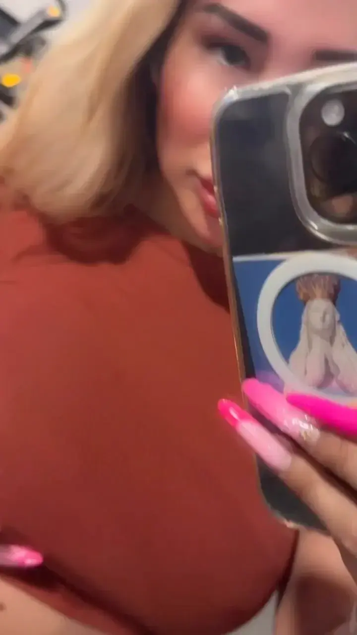 Leak & nude MYM — Babyhotgirl : « Je veut te voir devant le miroir avec moi 🥵🥵🥵🥵 » (MYM)