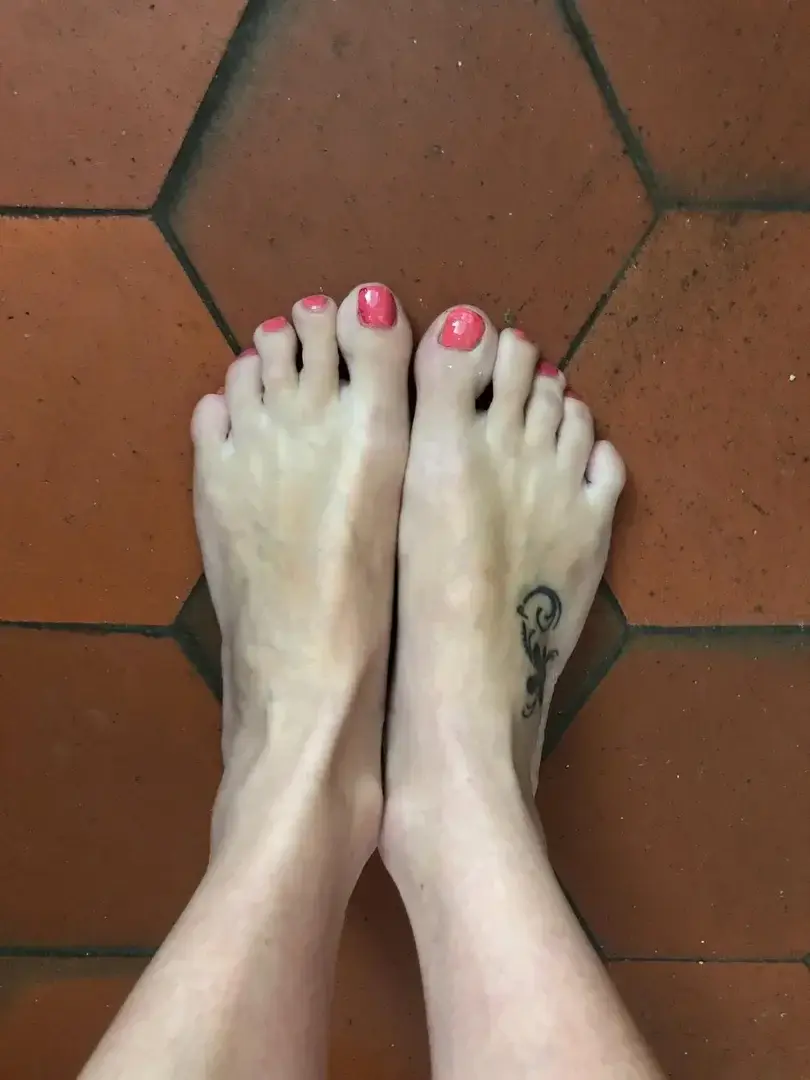 Leak & nude 2 — Liliefeetlovers