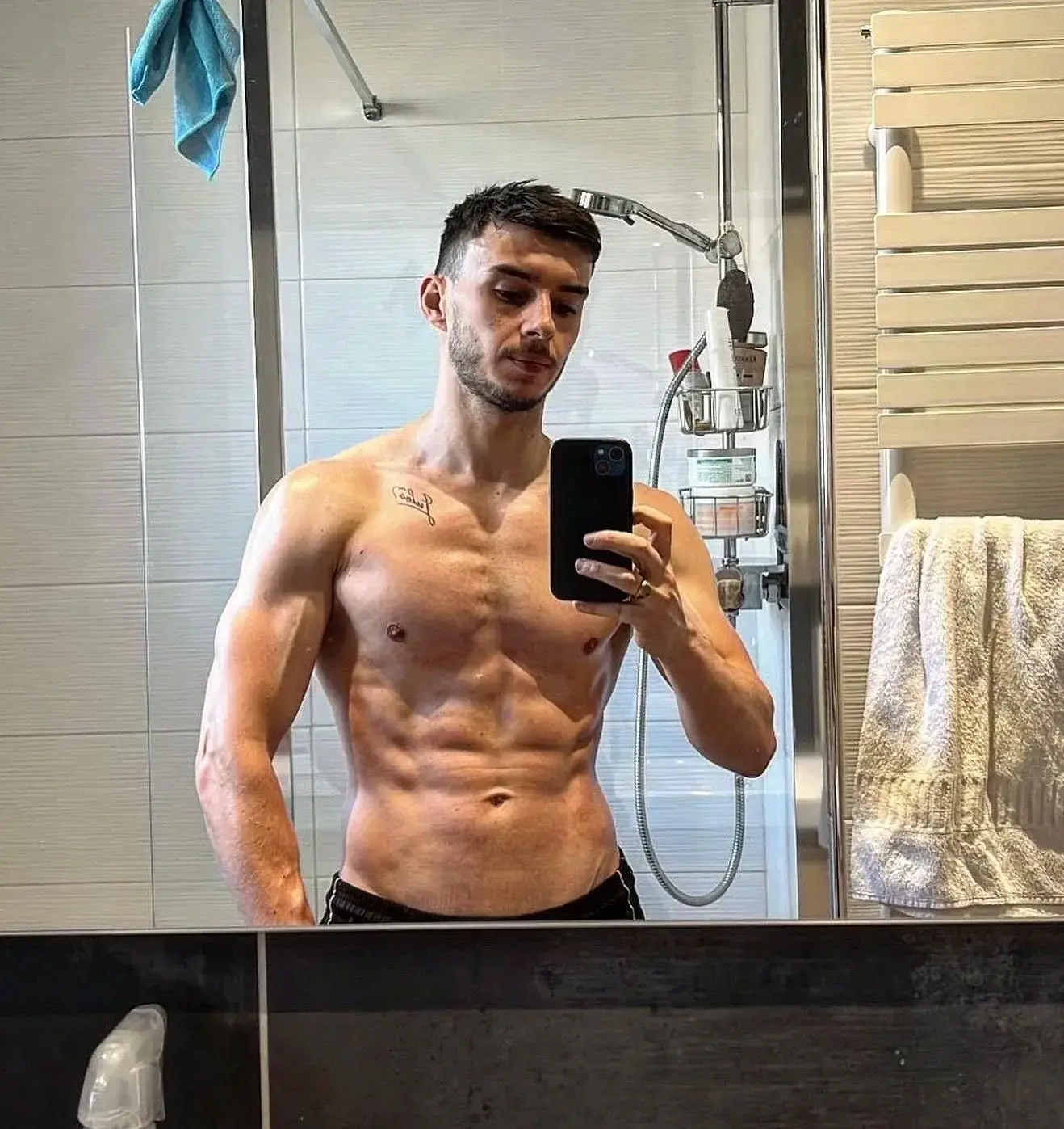 Leak public de Gabinouvilla — « Shredded 💪 » (nude) sur MYM
