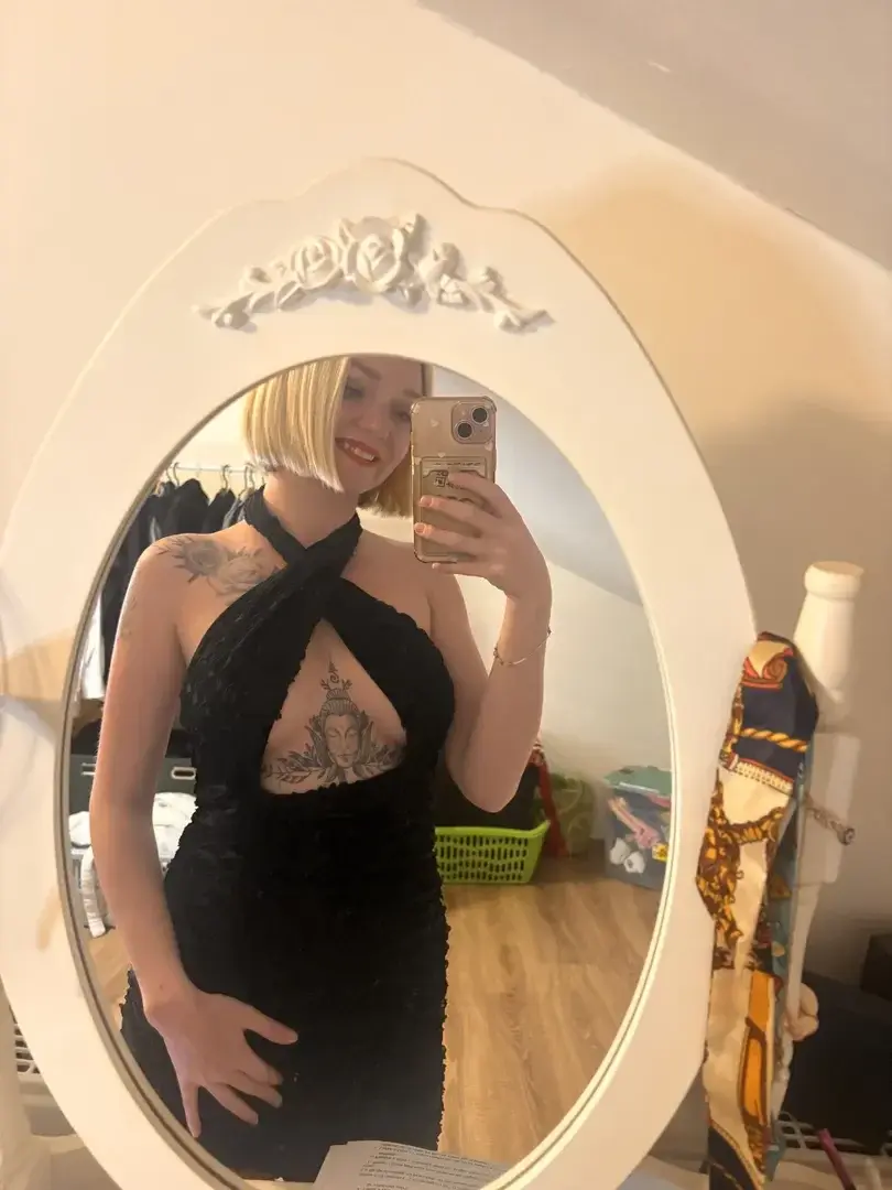 Tu veux en voir plus je l’enlève pour toi chéri :) 🥵🔞